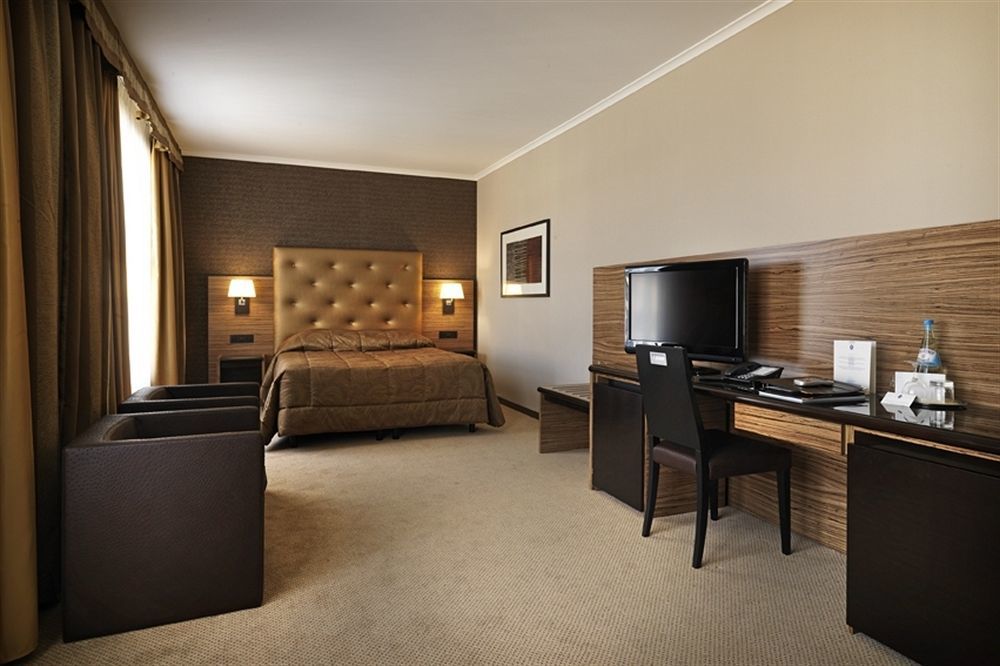 Hyllit Hotel