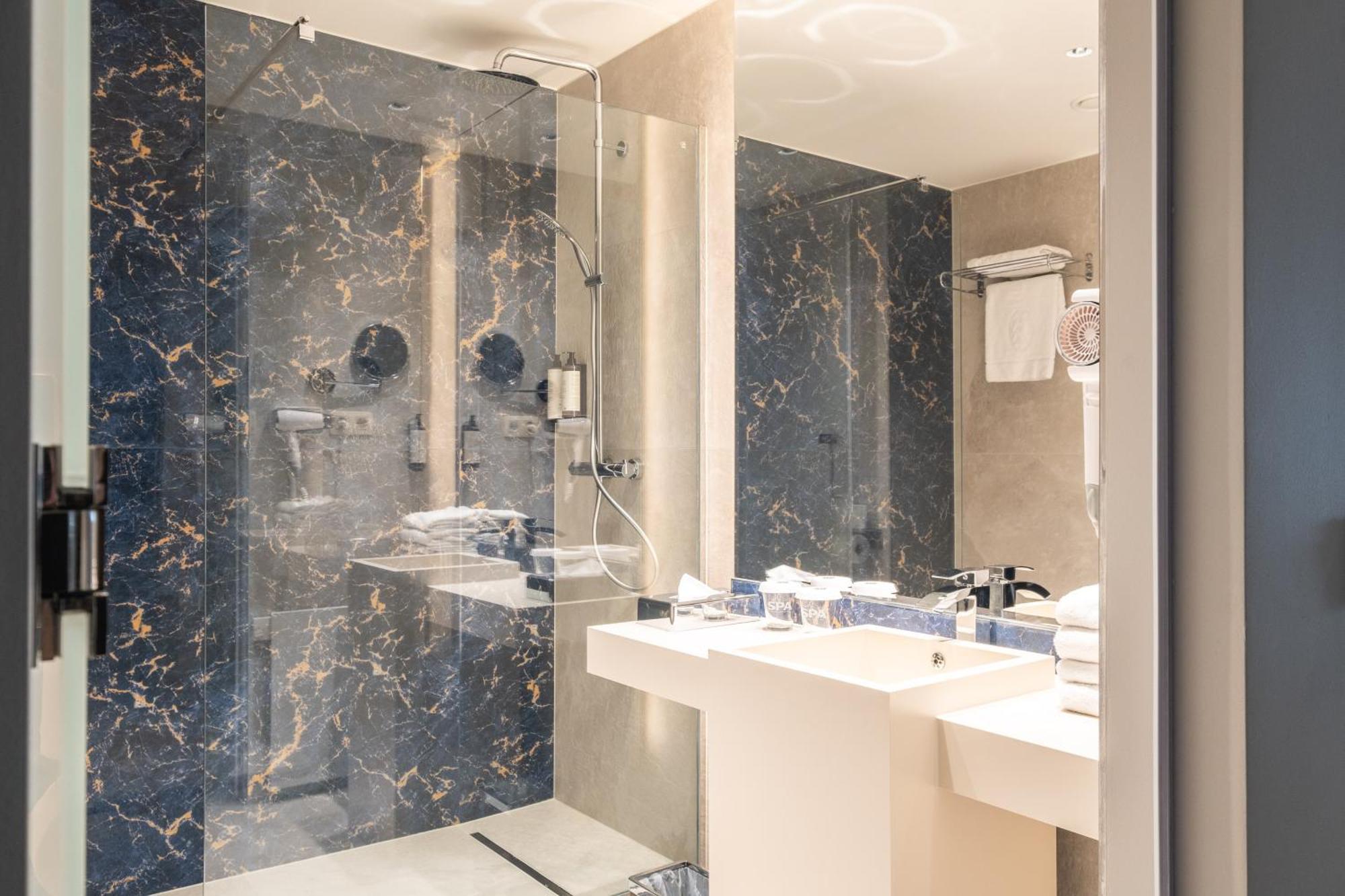 Hyllit Hotel 4*